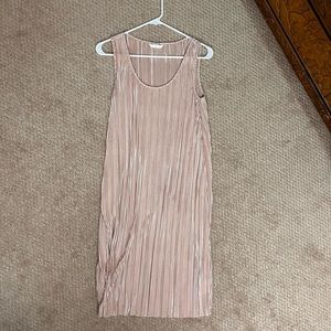 h&m pink shimmery pleated dress